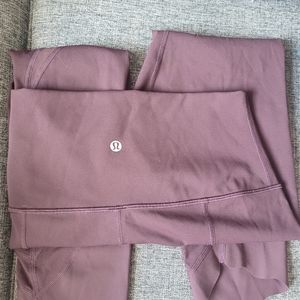 Lululemon High rise plum Capri sz 8